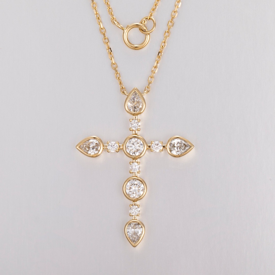 Bezels Set Pendant - Collar con colgante de cruz de