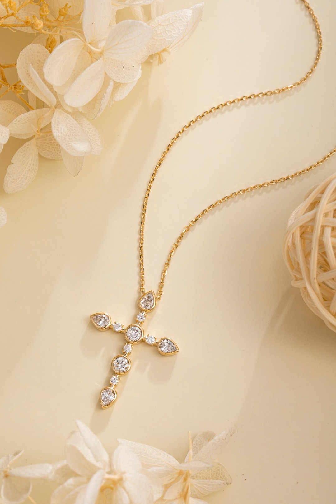 Collar con colgante de cruz de - Bezels Set Pendant reseña y precio