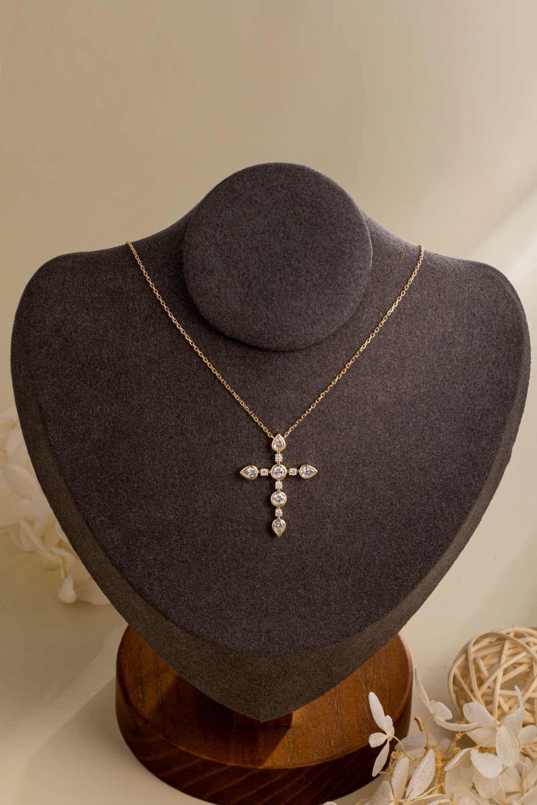 Collar con colgante de cruz de - Bezels Set Pendant reseña y precio